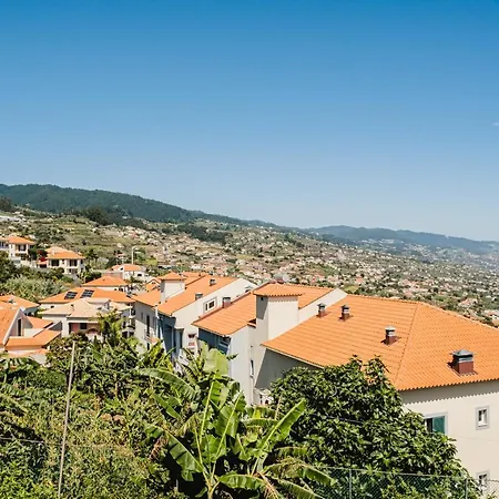 Namaste House I Relogio do Poiso