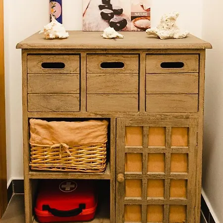 Gasthuis Namaste House I Relogio do Poiso