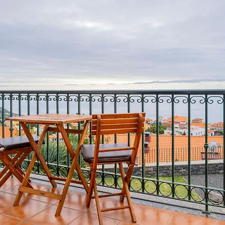 بيت ضيافة Namaste House I Relogio do Poiso