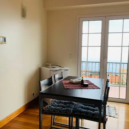 بيت ضيافة Namaste House I Relogio do Poiso