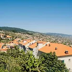 Namaste House I Relogio do Poiso