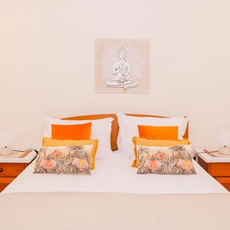 Namaste House I Relogio do Poiso